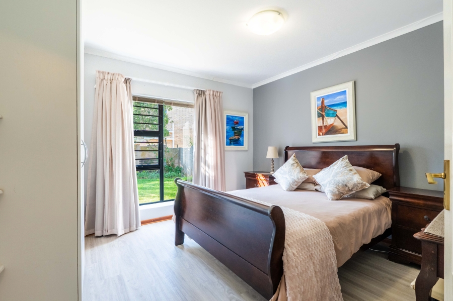 4 Bedroom Property for Sale in Menkenkop Western Cape